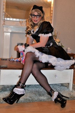 mymmmmasquerade: sissywifecassie:  sweet-cassi-cd:  So what do we have here I hear you ask …? Well, I know that I have tried out a Maid look before but after seeing some of the lovely examples here on tumblr I really wanted to do it properly. I actually