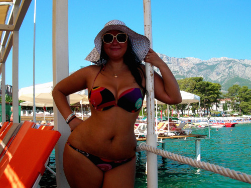 Thick curvy puerto rican women in bikini