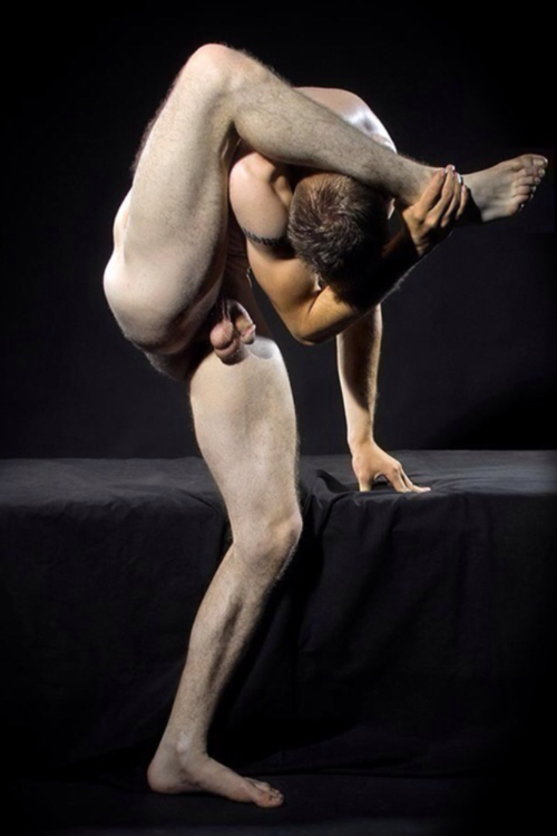 Nude Yoga For Men 93