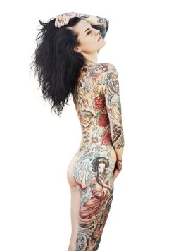 cachonda:  Full-body tattoo. 
