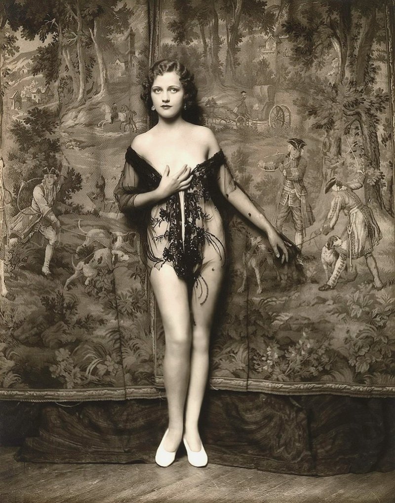 Vintage burlesque strippers nude