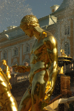 thepicketysatyr:  Golden youth, Peterhof Palace, Russia   St. Petersburg