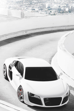 italian-luxury:  Bianco R8 | More   Dope I want one, one day.