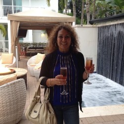 Drinks by the pool and fire pit with  my mom #mom #miami #love #pool #drinks #kirroyale #firepit #florida
