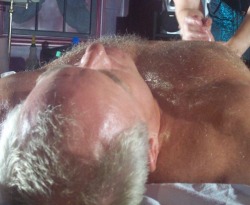 grunterprefers:  The very best part of an M4M massage …