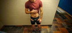 gymsweatr:  theguysearcher:sometimes you leak during your workout  One of the hottest pics!