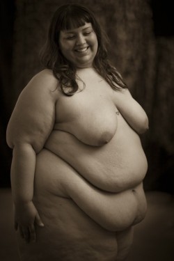 Big beautiful woman, SSBBW Angelina Duplisea Angelina Duplisea 			44F 			5'04&quot; 			360 			164 kg 			BMI: 61.8  /- 			 		