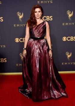 dailyactress:  Debra Messing   attends the 69th Annual Primetime Emmy Awards at Microsoft Theater on September 17, 2017 in Los Angeles, California.  
