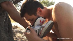 quo-vadis-kiel:  Hot guys, sex, sox, sneaks, feet and fun?!? Follow me: http://quo-vadis-kiel.tumblr.com