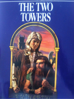 descriptionsof:  gyzym:  bigbigtruck:  soltian:  jareds-assalecki:  okay so my dad finally found his copy of the two towers and oh mY GOD IT LOOKS LIKE A ROMANCE NOVEL I CAN’T STOP LAUGHINFG WHENEVER I SEE IT LOO K AT LEGOLAS’ MULLET CZKLANXNKSKAHX