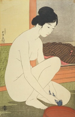 arsvitaest:   Nude woman with towel and basin  Author: Goyō Hashiguchi  (Japanese, 1881-1921)Date: 1915Medium: Color woodblock printLocation: Museum of Fine Arts, Boston 
