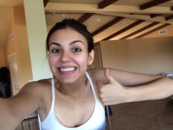 10tripledeuce:  A big thumbs up about her leaked nude photos from Victoria Justice before she blows s us a kiss goodbye