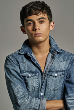 thegayfleet: Tyler Alvarez will be playing Declan Rivers on Season 5b of The Fosters. He’s listed on IMDb as appearing in 5 episodes. He will be playing a gamer that will cause some friction between Jude and Noah.  I don’t know if he will be gay/bi