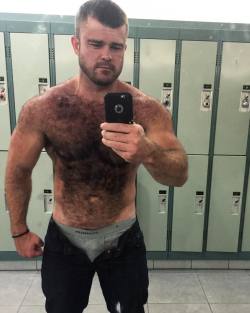 jackenman:  bears-and-whatnot:  stof604 from Instagram Someone needs to clean the selfie mirror at the gym   Masturbation Motivation!~JackenMan  Dayam! Talk about a Woofy!