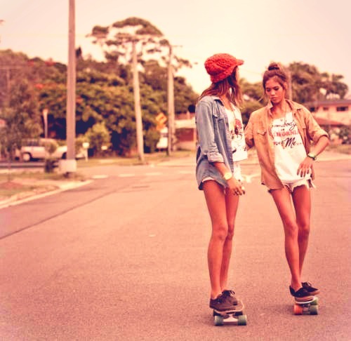 Tumblr skater girl friends