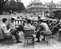 mildrose:  raytings:  wakeupinfrance:  daysiphobia:  Students from the Sorbonne sit around a table in the Jardin du Luxembourg, c. 1950  Ahhh look at them all french and classy and sexy and please can I have one?! :*  i want them all, i want a man in