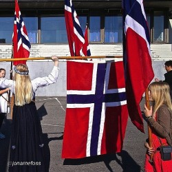 By @jonarnefoss &ldquo;I dag 17.mai 2014 er den Norske Grunnloven 200 år.  Today, May 17th 2014 is the Norwegian Constitution 200 years.  #norge #oslo #nrk17mai #høyenhall&rdquo;   Norðrvegr ❄⛄  #Норвегия #Norway #holiday #history