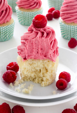 verticalfood:    Lemon Cupcakes with Raspberry Buttercream  