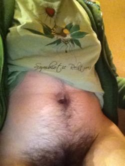 queer-tummies:  I love my furry tummy. I used to shave it all the time when I was in middle and part of high school which was an absolute crying shame. Itâ€™s so soft and wonderful and fun to play with. For many years I refused to grow it out long enough