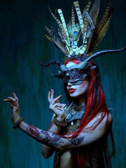 thegoblinmarketofficial:  Absinthe Fairy MaskBy Vincent Cantillon ArtModel: Anita JoyPhotography By Paul MillerVincent Cantillion Etsy:http://www.etsy.com/shop/VincentCantillonMr. Vincent Cantillon’s mask are some of the most dynamic and ornate one