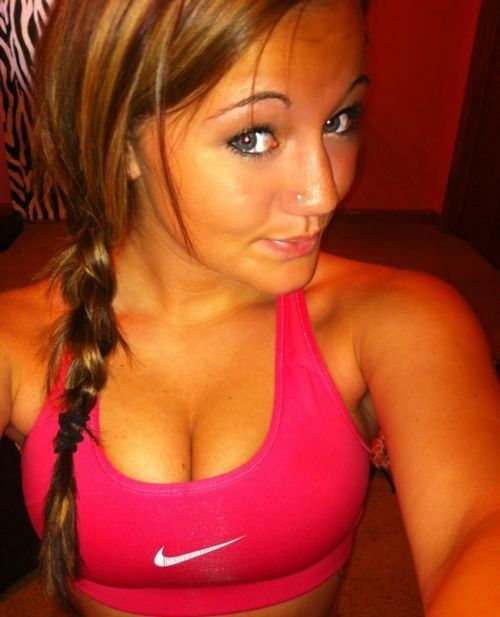 Hot girl in sports bra sex