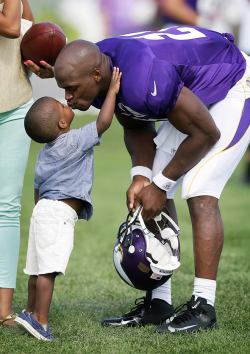 kickoffcoverage:  VIKINGS RB ADRIAN PETERSON’S 2-YEAR-OLD SON DIES, MAN CHARGED WITH ABUSE - The 2-year-old son of Minnesota Vikings running back Adrian Peterson has died after allegedly being assaulted by his mother’s boyfriend.Peterson’s son was
