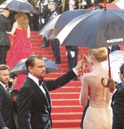 i-sm0ke-t0die:  lordblackthorn:  marlybears:  doyouevenheilrapunzel:  modernvampies:  berry968:  Gentleman: Leonardo passed his umbrella to Elizabeth Debicki happy to stand in the rain as he protected her designer gown  He probably doesn’t care about