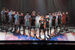 honyakukanomangen:More photos of the Haikyuu!! stage play.Source: MANTANWEB