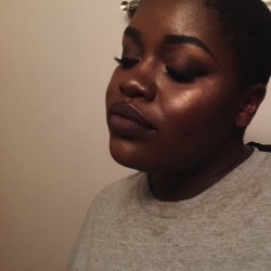 dicksandwhiches:  black-girl-decadence:  leswonders:  bodyglttr:  am i or am i not glowing  Literally   Why you so pretty tho?  My god 👀