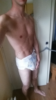 diaperboyares:  This morning my diaper was very wet :’) 