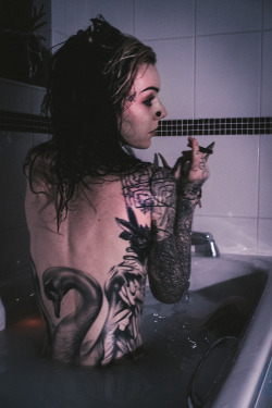 tattooed-goddesses:  24 HOURS OF GRACE NEUTRAL!
