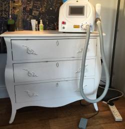 So my gorgeous man @kilsboy brought me a new #shabbychic unit for my side of the studio today @laseredbeauty love it so much #tattoolaserremoval #kettering #hellonearthtattoostudio #laseredbeauty #carbonfacials by charleyatwell