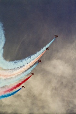 r2&ndash;d2:  Red Arrows by (Christopher Maverick)  more here