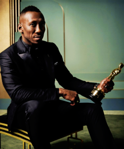 prettymysticfalls: Mahershala Ali, winner of Best Supporting Actor for ‘Moonlight’, photographed by Mark Seliger at the 2017 Vanity Fair Oscar-After Party   