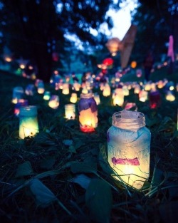 meghannnleighhh:  I have a huge fascination with cool lights and lanterns.. Anyone else..??? 