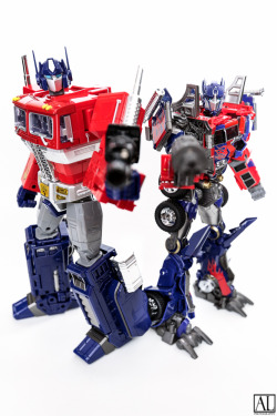 Just got done shooting the awesome Wei Jiang MPP10 Optimus Prime and M01 Commander Optimus Prime. Both are incredibly well made and really show up the official versions by Hasbro/TakaraÂ 