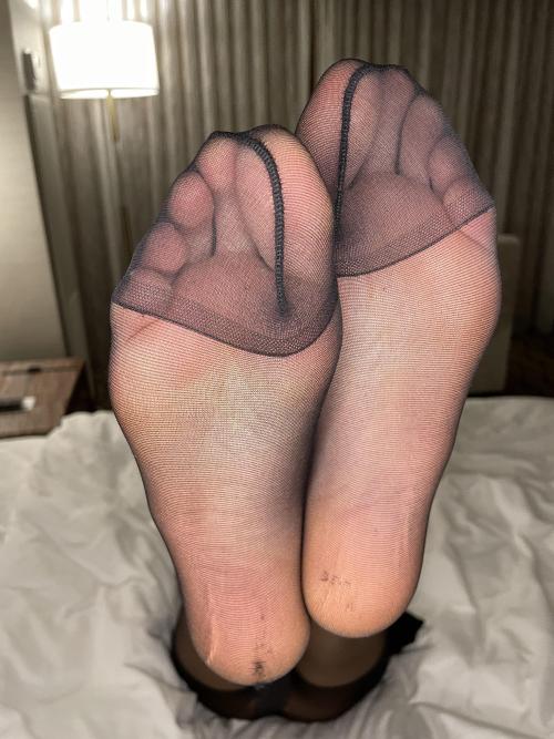 nylon-soles:  can you almost smell it?