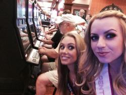 Slot tournament with @XNicoleAnistonX we are just yelling at these people pushing buttons&hellip;. 
