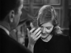 nitratediva:  Martha Vickers in The Big Sleep (1946).