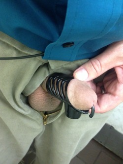 masterboss84:  show-us-your-locked-cock:  Day 4, rather sad and pathetic  This is the chastity I like my fags to wear. It requires a pa but it doesn’t come off without the key!
