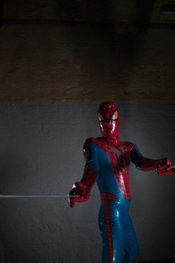 comicboys:  Spider-Man cosplay 