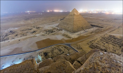 another-anchor:   desmond-the-creppy-bear:   The Unbelievable Photos Taken by the Crazy Russians Who Illegally Climbed Egypt’s Great Pyramid  people, you may never see an image like this again… so yeah, reblog it  Because you said that, I’m gon