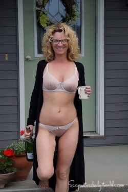 earlybird2112: sexymaturelady:  I continue to celebrate Mothers Day in my lingerie. Thank you @buffettfan !  X 