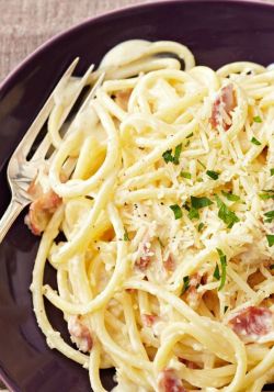 kraftrecipes:  Pasta Carbonara  Bacon, Parmesan and PHILADELPHIA Cream Cheese are the stars of this delicious take on classic pasta carbonara.  Because I&rsquo;m hungry. Spaghetti Carbonara with extra pancetta bacon because why not?