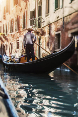 canislupvs:  Colours of Venice - by: Alisdair Miller
