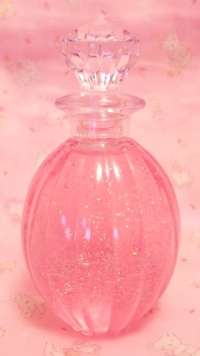 bitmapdreams:  Sakura Champagne Bubble Bath 