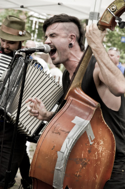 kaitlynlaurelmcgannphotography:  Photo of the Day: Julian Cue, The Barons of Tang - Punk Island, 6.23.2012 