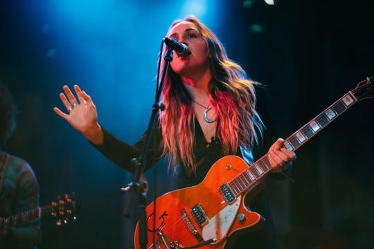 Zella Day charms the El Rey crowd (Jared Bass/Neon Tommy)