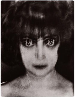 cuatrocientosescapistas:  “Marquesa Casati”, Man Ray, 1922 