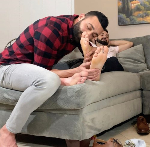 gayfeetjack2:  Click here - Free Adult Chat | Pugdads sniffing bare feet with their shoes and socks off on the couch
